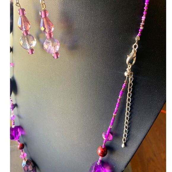Vintage "Color Me Purple" Crystal and Cabochon Necklace set, in Silver, Unmarked - Picture 6 of 7